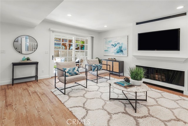 Image 3 of 34 For 4738 La Villa Marina  H