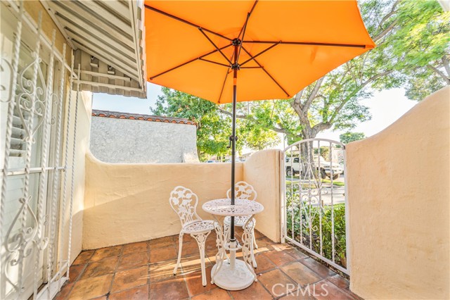 5650 Lemon, Long Beach CA: https://media.crmls.org/medias/6e32aea3-cdbb-4b59-b130-5777a20c6bad.jpg