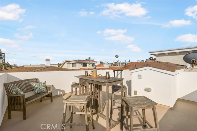 615 Lucia Avenue, Redondo Beach, California 90277, 4 Bedrooms Bedrooms, ,3 BathroomsBathrooms,Residential,Sold,Lucia,SB23104971