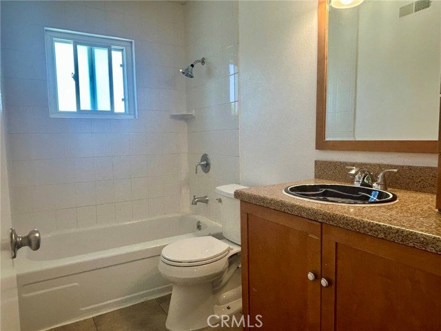 10156 Holburn Drive, Huntington Beach CA: https://media.crmls.org/medias/6e32de66-3831-4681-a42b-7acf1058a192.jpg