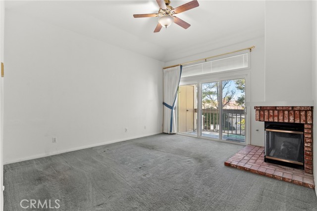 Detail Gallery Image 28 of 64 For 24436 Hampton Dr #C,  Valencia,  CA 91355 - 2 Beds | 2/1 Baths