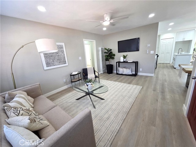 Detail Gallery Image 2 of 18 For 13567 Eldridge, Sylmar,  CA 91342 - 3 Beds | 2 Baths