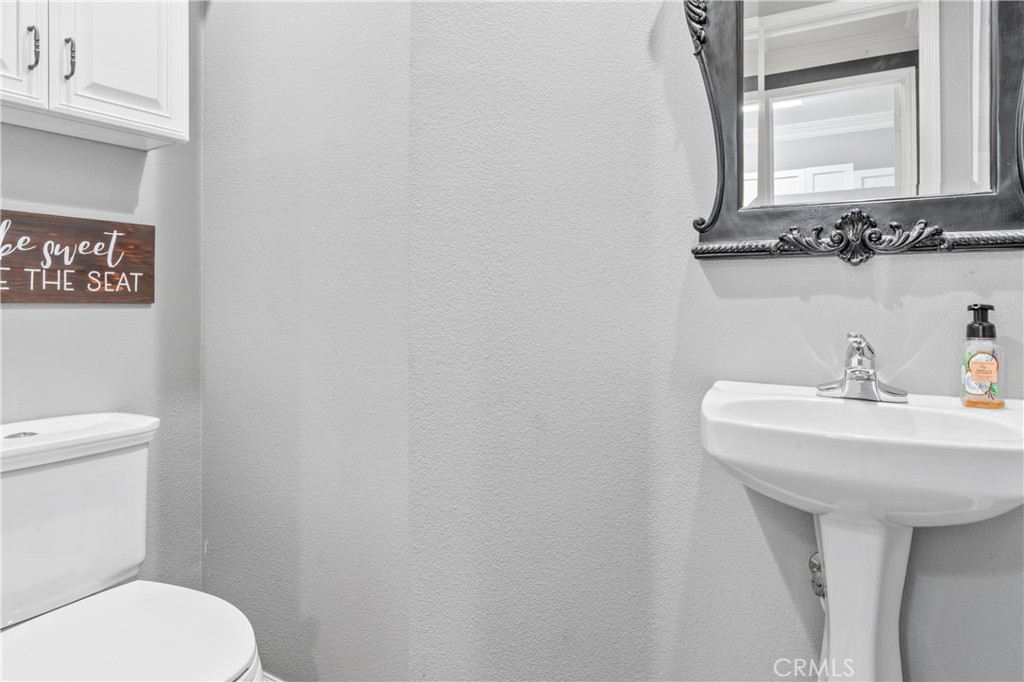 https://media.crmls.org/medias/6e345a9e-92cc-44d1-93ba-97f9720e76fa.jpg?preset=X-Large