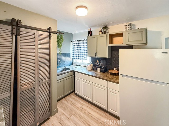 Detail Gallery Image 13 of 40 For 242 S Buena Vista St, Hemet,  CA 92543 - 4 Beds | 2 Baths