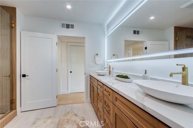 Detail Gallery Image 52 of 74 For 11919 Mayfield, Los Angeles,  CA 90049 - 3 Beds | 3 Baths