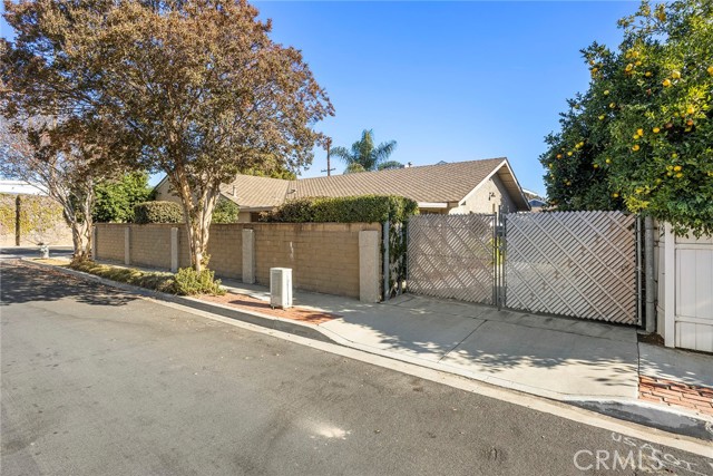 Detail Gallery Image 25 of 36 For 690 W Imperial Hwy, Brea,  CA 92821 - 3 Beds | 2 Baths