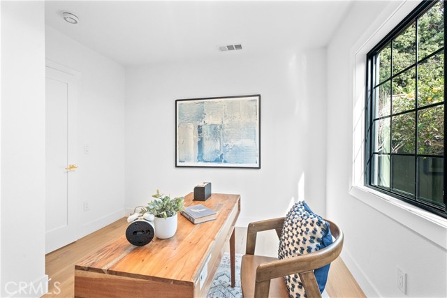 Detail Gallery Image 20 of 35 For 2327 Bonnie Brae, Santa Ana,  CA 92706 - 4 Beds | 2 Baths
