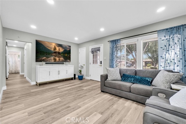 Detail Gallery Image 8 of 29 For 3625 Ross St, Riverside,  CA 92503 - 4 Beds | 2 Baths
