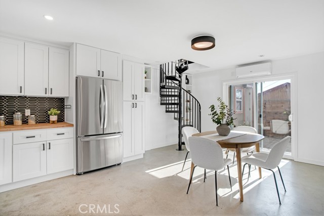 Detail Gallery Image 17 of 37 For 3031 4th Ave, Los Angeles,  CA 90018 - 6 Beds | 4/1 Baths