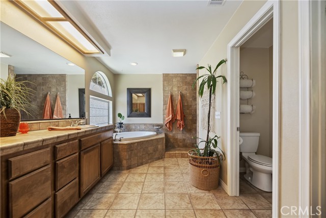 8328 Chateau Road, Phelan CA: https://media.crmls.org/medias/6e36afc7-5ef7-444d-aa69-4eef90138662.jpg