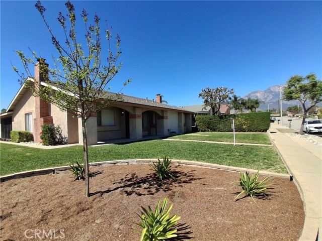 Detail Gallery Image 2 of 15 For 1467 Winston Ct, Upland,  CA 91786 - 4 Beds | 2 Baths