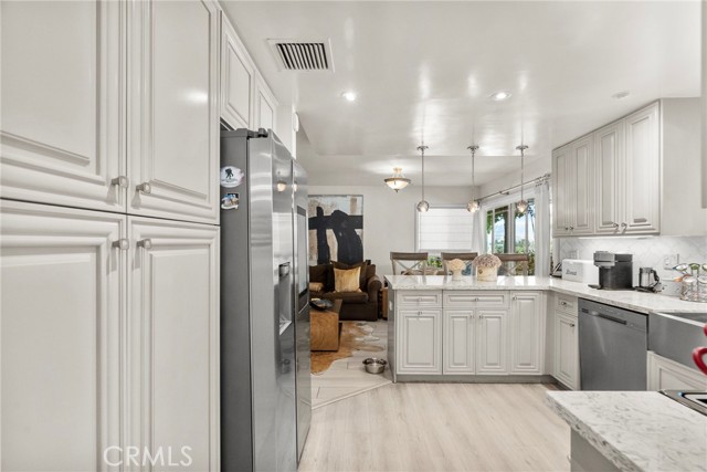 Image 9 of 44 For 7282 Woodvale Court