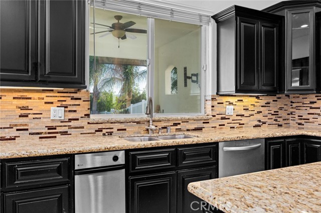 Detail Gallery Image 18 of 58 For 29061 Lupin Pl, Canyon Lake,  CA 92587 - 5 Beds | 3/1 Baths