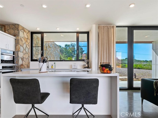 Detail Gallery Image 17 of 62 For 10875 Pacific View Dr, Malibu,  CA 90265 - 2 Beds | 2 Baths