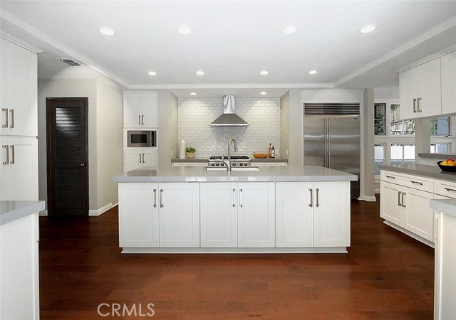 Gourmet Kitchen with Center Island