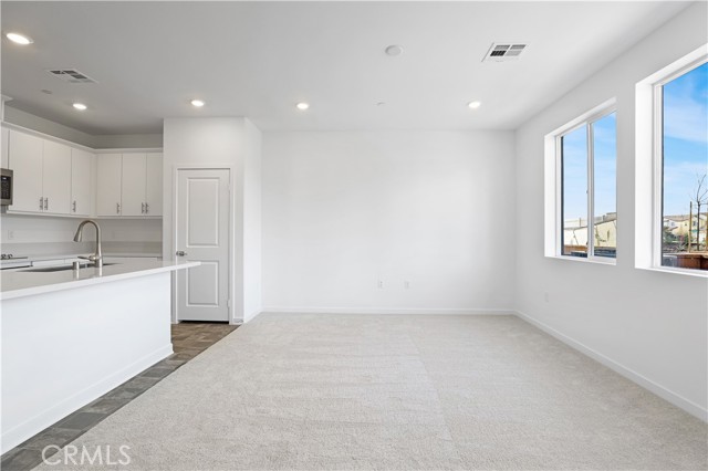 Detail Gallery Image 12 of 32 For 2571 Cloudview Privado, Ontario,  CA 91761 - 3 Beds | 2/1 Baths