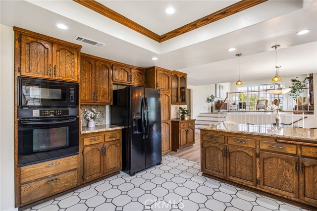Detail Gallery Image 12 of 49 For 1238 Barbara Dr, Vista,  CA 92084 - 4 Beds | 2 Baths
