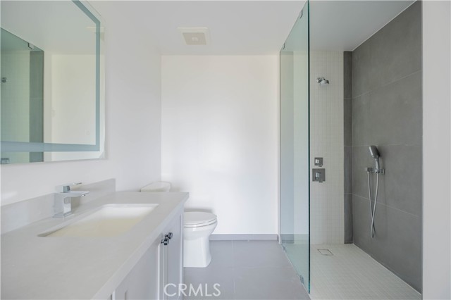 Detail Gallery Image 22 of 40 For 2608 Honolulu Ave #210,  Montrose,  CA 91020 - 2 Beds | 2 Baths