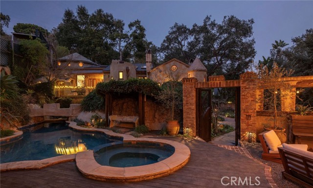 Detail Gallery Image 3 of 18 For 8978 Wonderland Ave, Los Angeles,  CA 90046 - 3 Beds | 2/1 Baths