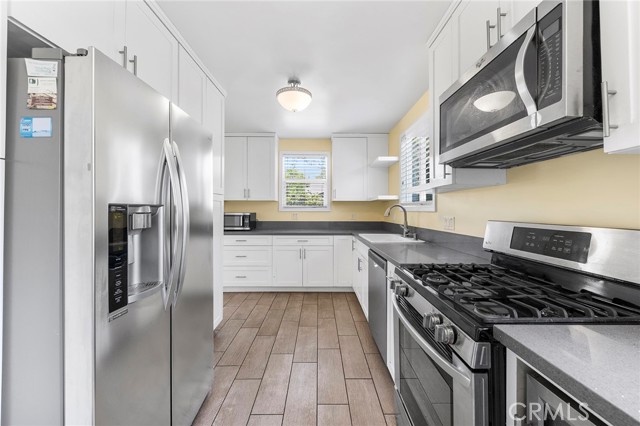 Detail Gallery Image 14 of 21 For 530 W Montana St, Pasadena,  CA 91103 - 3 Beds | 2 Baths