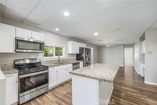 Detail Gallery Image 11 of 36 For 1186 Oakland Way, Corona,  CA 92882 - 2 Beds | 2 Baths