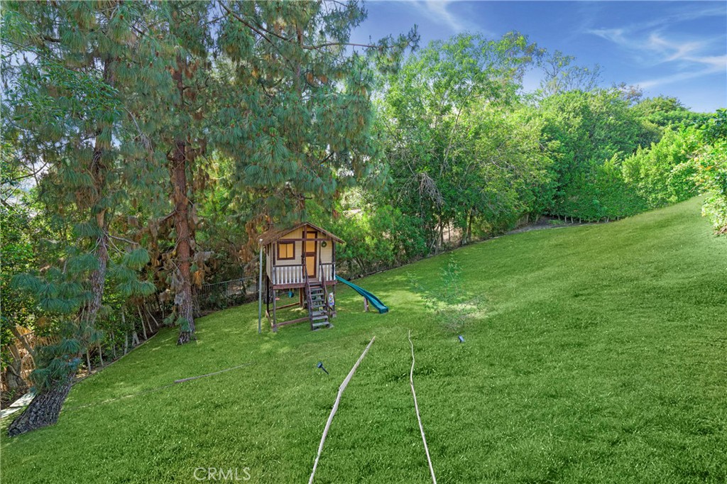 https://media.crmls.org/medias/6e3bc41b-fe92-4ddf-95e0-43c8a623305c.jpg?preset=X-Large
