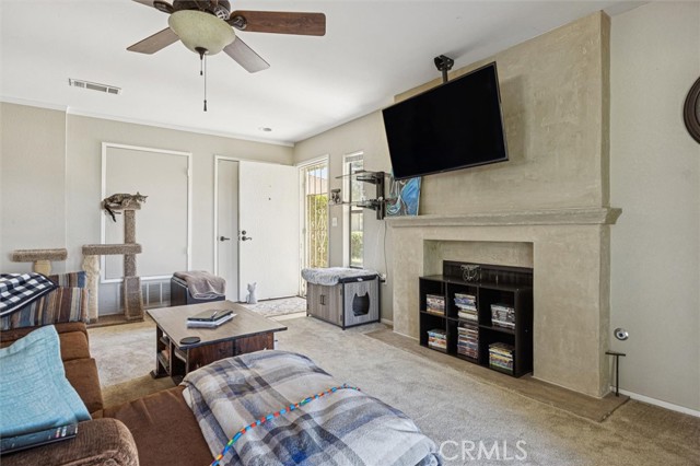 Detail Gallery Image 3 of 34 For 128 Flag Way a,  Paso Robles,  CA 93446 - 2 Beds | 2 Baths