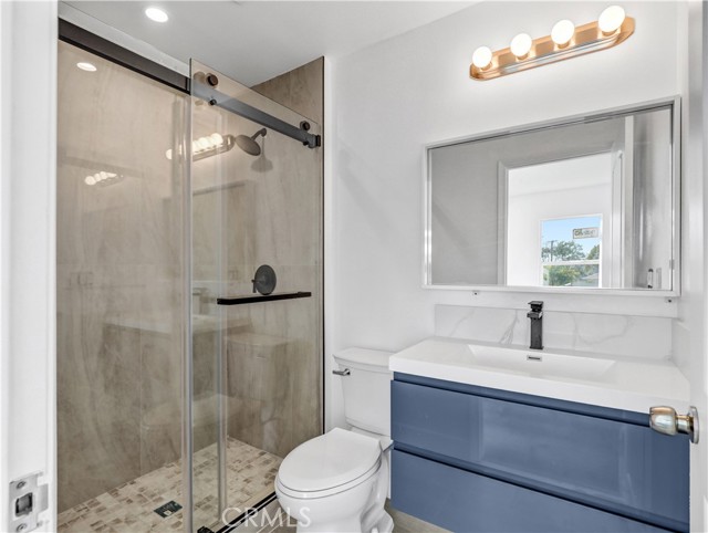 Detail Gallery Image 23 of 27 For 1231 1/2 S Rowan Ave #1/2,  Los Angeles,  CA 90023 - 4 Beds | 4 Baths