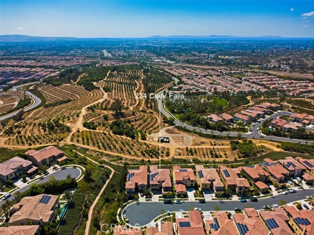 224 Clear Falls, Irvine CA: https://media.crmls.org/medias/6e3cea20-8f6a-44bf-9e0d-27291d67e030.jpg