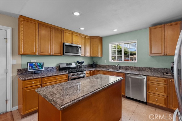 Detail Gallery Image 6 of 38 For 3305 Dalhart Ave, Simi Valley,  CA 93063 - 3 Beds | 2/1 Baths