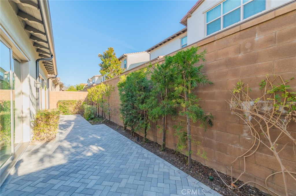 MLS #OC25255909 image #35