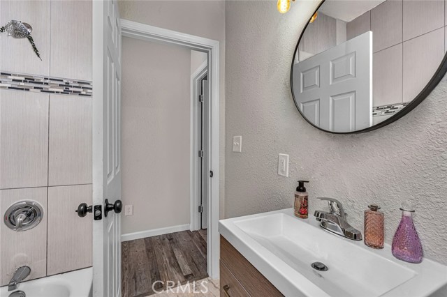 106 Pleasant Street, Modesto CA: https://media.crmls.org/medias/6e3dea5d-8362-48ea-849f-778fe618004e.jpg