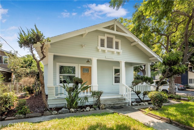 1270 W 19th Street, Long Beach CA: https://media.crmls.org/medias/6e3e34f2-959a-45fe-b09d-238fac47916e.jpg