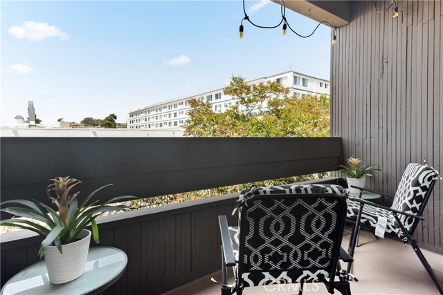 7740 Redlands Street, Playa del Rey CA: https://media.crmls.org/medias/6e3eea10-1ca4-4ce5-a5a1-684796af7e07.jpg
