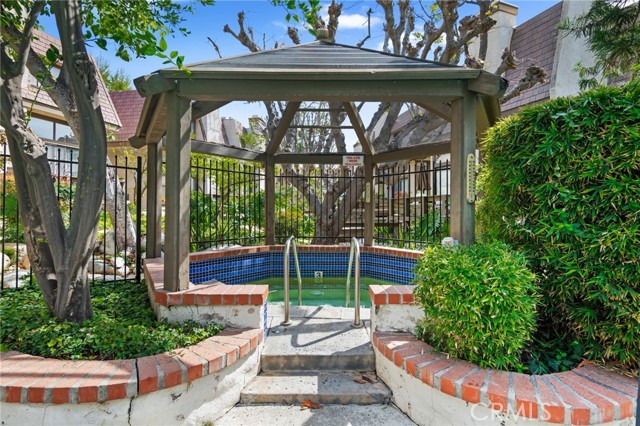 9000 Vanalden Avenue, Northridge CA: https://media.crmls.org/medias/6e3f789d-9517-4cf2-96d8-fbab462846c1.jpg