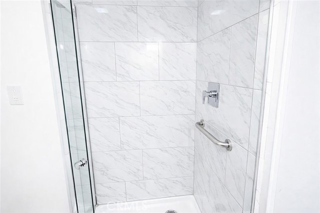 Detail Gallery Image 7 of 13 For 14608 Cohasset Street, Van Nuys,  CA 91405 - 3 Beds | 2 Baths