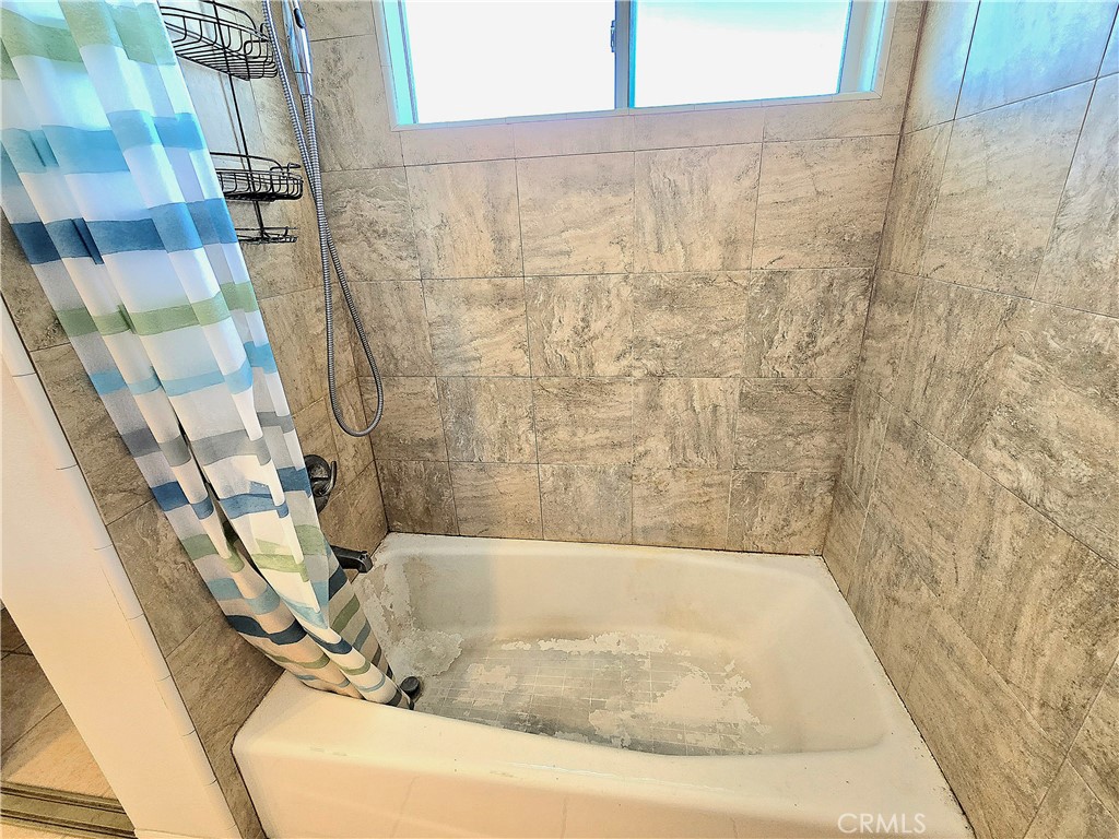 https://media.crmls.org/medias/6e4014ee-2174-419b-8151-8b5baa02c915.jpg?preset=X-Large