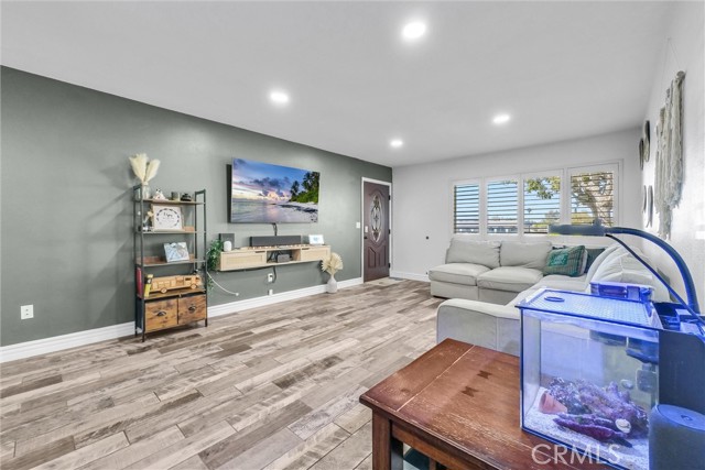 Detail Gallery Image 4 of 19 For 22789 Unit F Palm, Grand Terrace,  CA 92313 - 3 Beds | 2 Baths