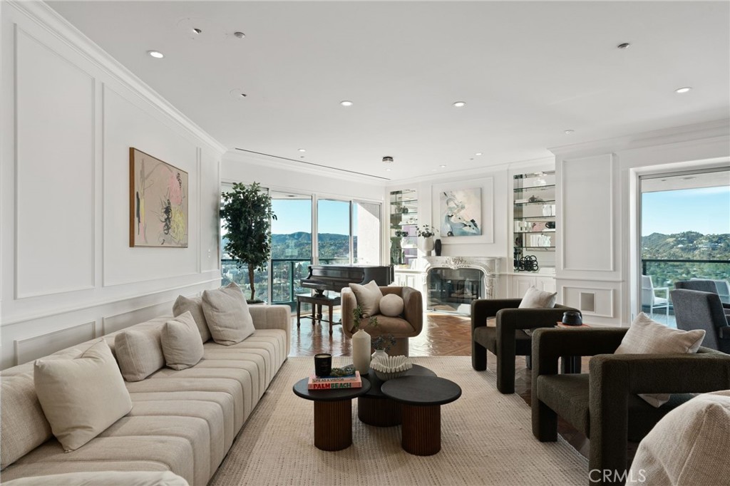 10490 Wilshire Boulevard #2704