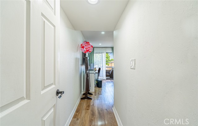 Detail Gallery Image 9 of 50 For 365 W Alameda Ave #203,  Burbank,  CA 91506 - 3 Beds | 2 Baths
