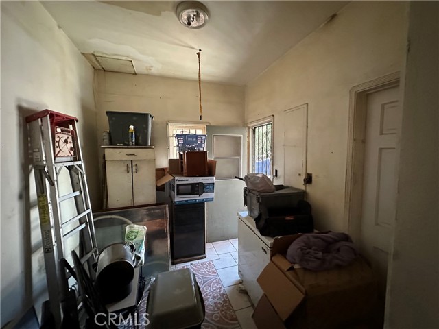 Detail Gallery Image 25 of 56 For 606 W 57th St, Los Angeles,  CA 90037 - 4 Beds | 2 Baths