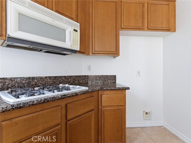 Detail Gallery Image 7 of 36 For 29436 Shannon Ct, Canyon Country,  CA 91387 - 4 Beds | 2/1 Baths