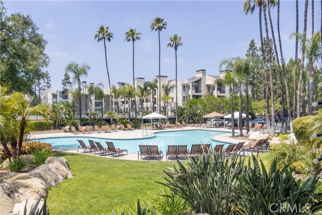 Detail Gallery Image 17 of 21 For 21500 Burbank Blvd #126,  Woodland Hills,  CA 91367 - 1 Beds | 1 Baths