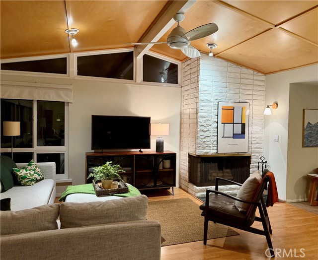 Detail Gallery Image 6 of 17 For 636 N Palm Ave, Upland,  CA 91786 - 3 Beds | 2 Baths