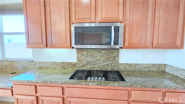 Detail Gallery Image 8 of 29 For 8387 Fall Creek Dr, Corona,  CA 92880 - 4 Beds | 2/1 Baths