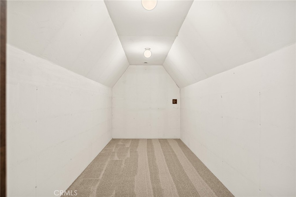 https://media.crmls.org/medias/6e4801fd-1d86-4669-8a29-79872f563ea8.jpg?preset=X-Large