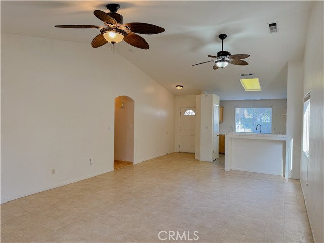 Detail Gallery Image 11 of 23 For 11515 Trinity Park Way, Bakersfield,  CA 93311 - 3 Beds | 2 Baths