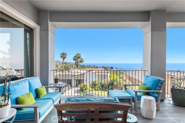 Detail Gallery Image 5 of 44 For 1598 Skyline Dr, Laguna Beach,  CA 92651 - 3 Beds | 3/1 Baths