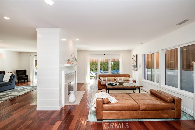 1720 Oak Avenue, Manhattan Beach, California 90266, 4 Bedrooms Bedrooms, ,4 BathroomsBathrooms,Residential,Sold,Oak,SB22020693