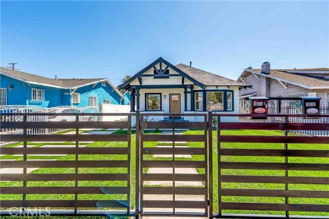 1630 54th Street, Los Angeles CA: https://media.crmls.org/medias/6e48ea7b-6e9b-4786-9552-399023ac4d14.jpg